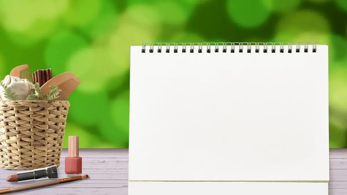 11 små spiseborde til 4 personer til det lille køkken