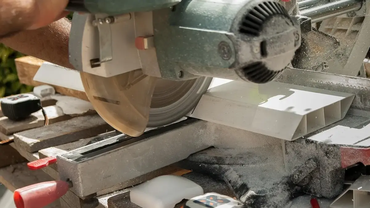 Effektiv støvopsamling på rundsaven - sådan gør du