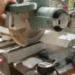 Effektiv støvopsamling på rundsaven - sådan gør du