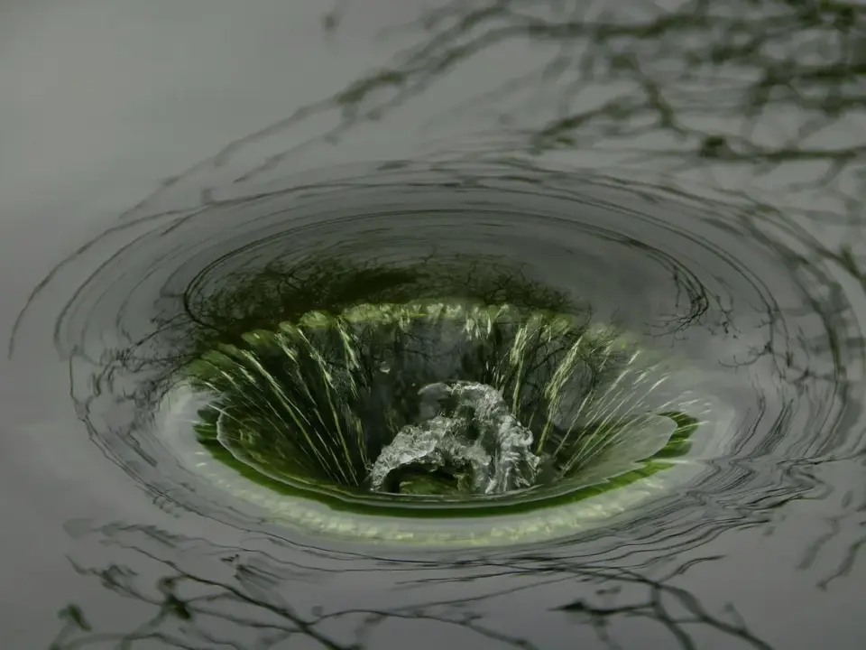 Hvad koster et omfangsdræn? Priser, skjulte omkostninger og 7 måder at spare