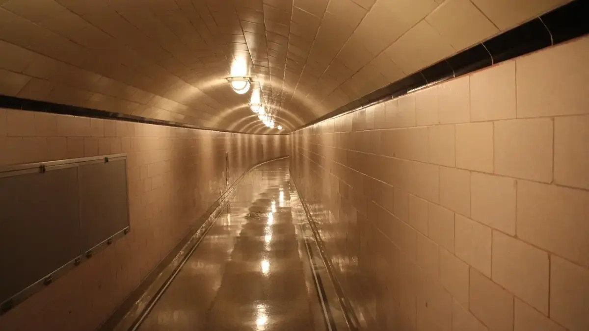 Hvem står bag telefonnummer 96 10 17 17?